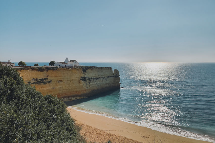 armaçao de pera beach